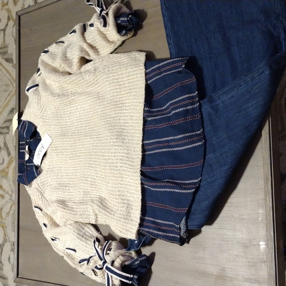 Litz Sweater With Ribbon Statement Sleeves